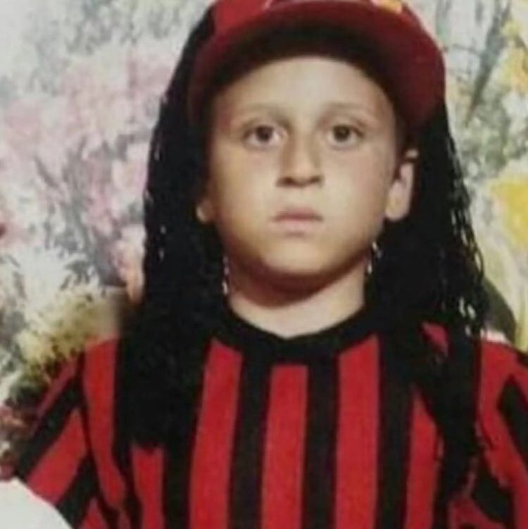 La foto che testimonierebbe il tifo giovanile di Rosario Abisso