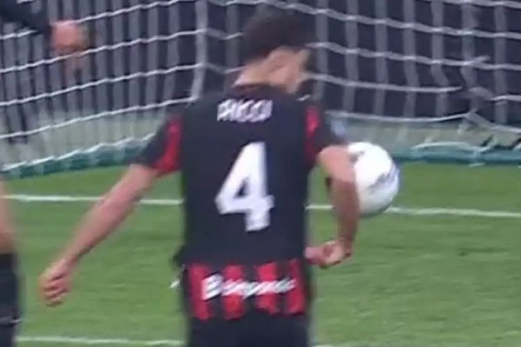 Il presunto tocco di braccio di Ricci